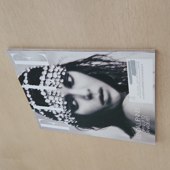 Kendall Jenner June 2018 Elle Magazine - Picture 3 of 5